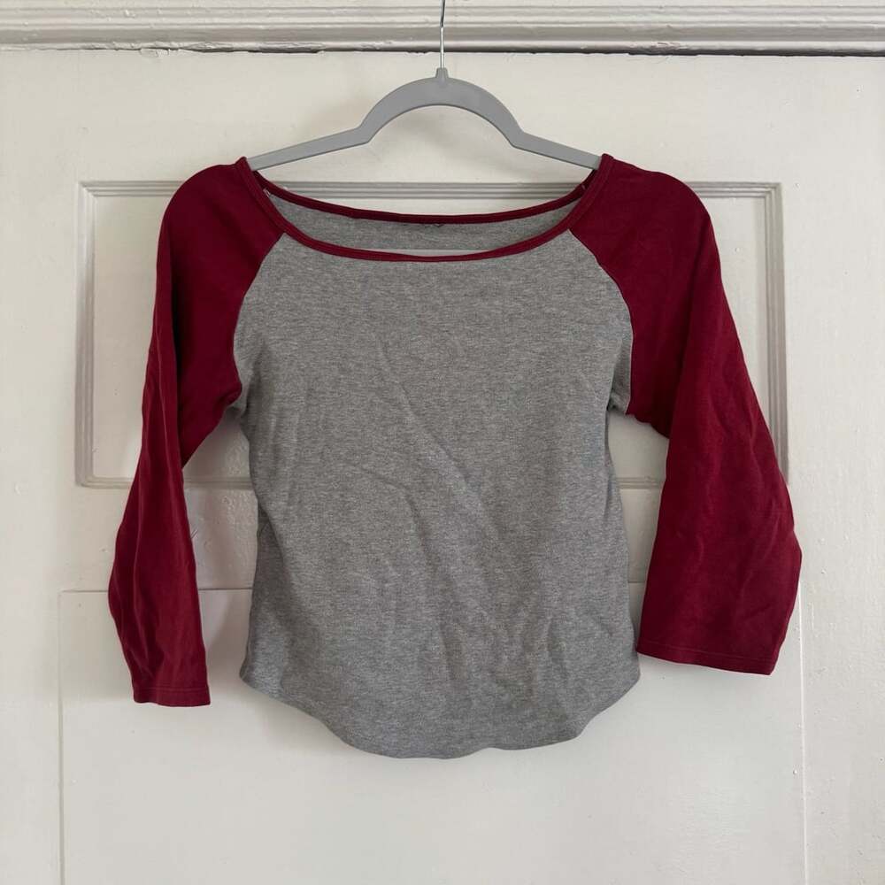 Women's Grey and Maroon 3/4 Sleeve Raglan Baseball Tee